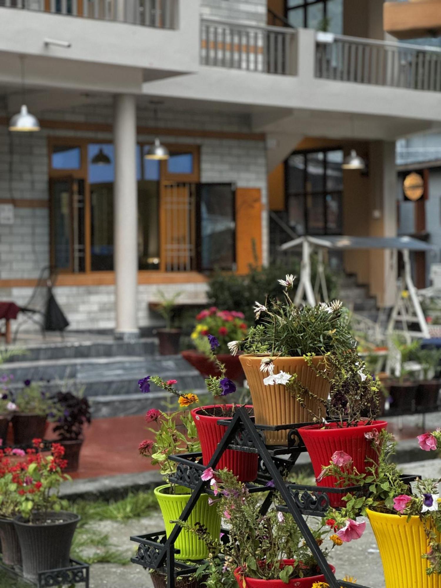 The Royal Orchard Kasol Ξενοδοχείο Εξωτερικό φωτογραφία